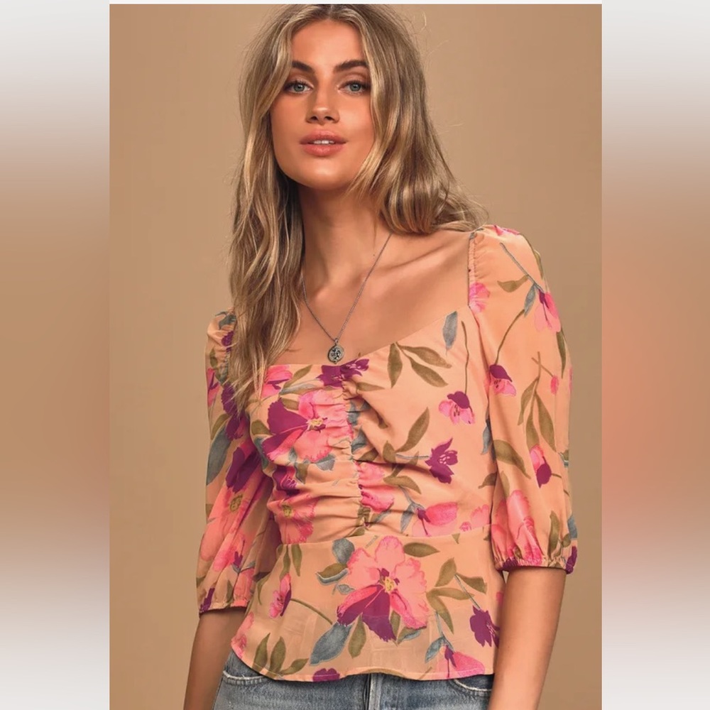 Lulu’s Floral Print Ruched Puff Sleeve Top